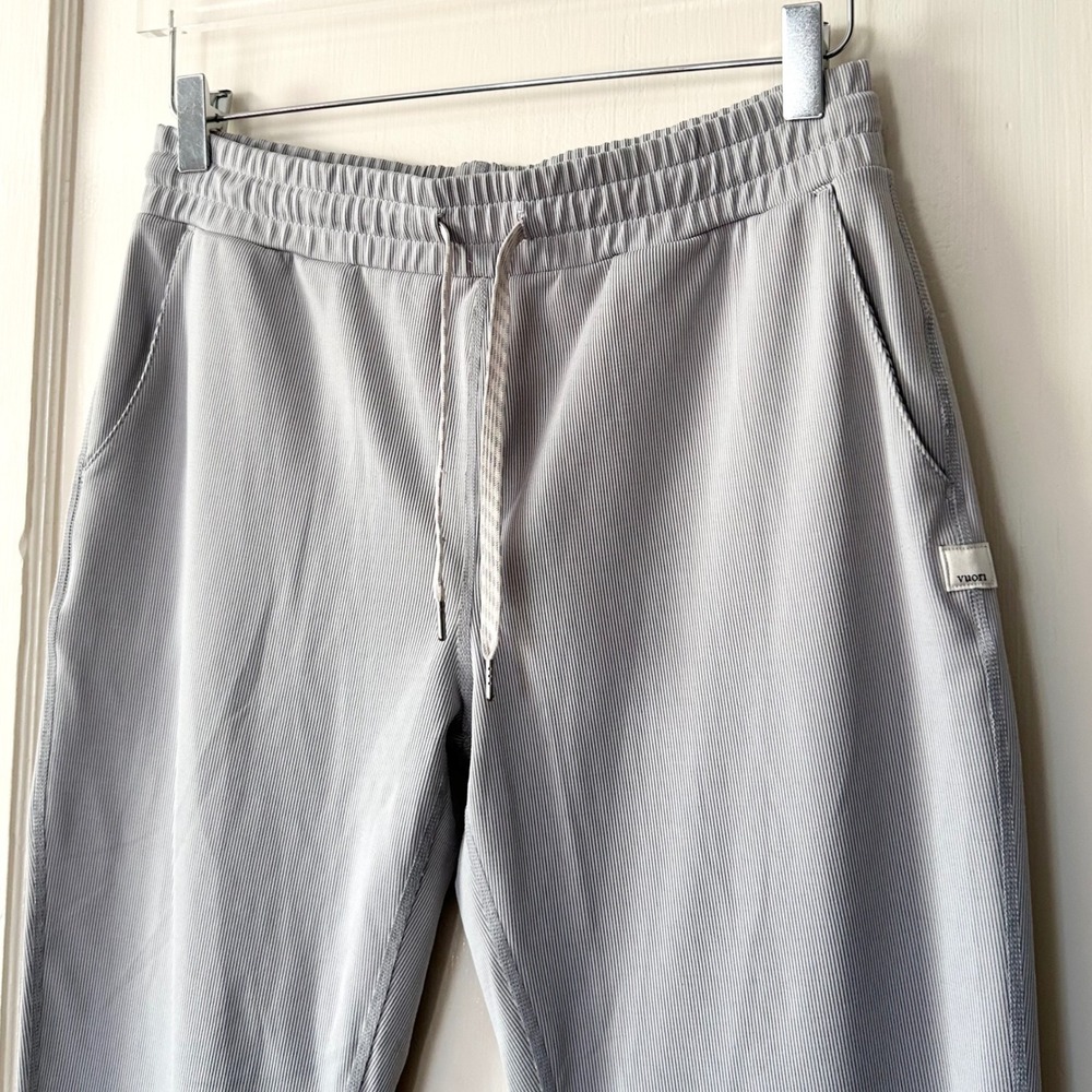 Vuori Women's Lux Rib Performance Jogger Pale Grey Heather S Athletic Gym Casual - Picture 3 of 6